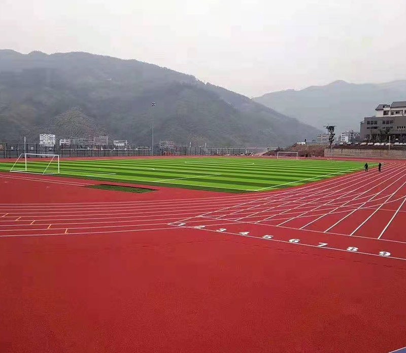 足球場(chǎng)，跑道